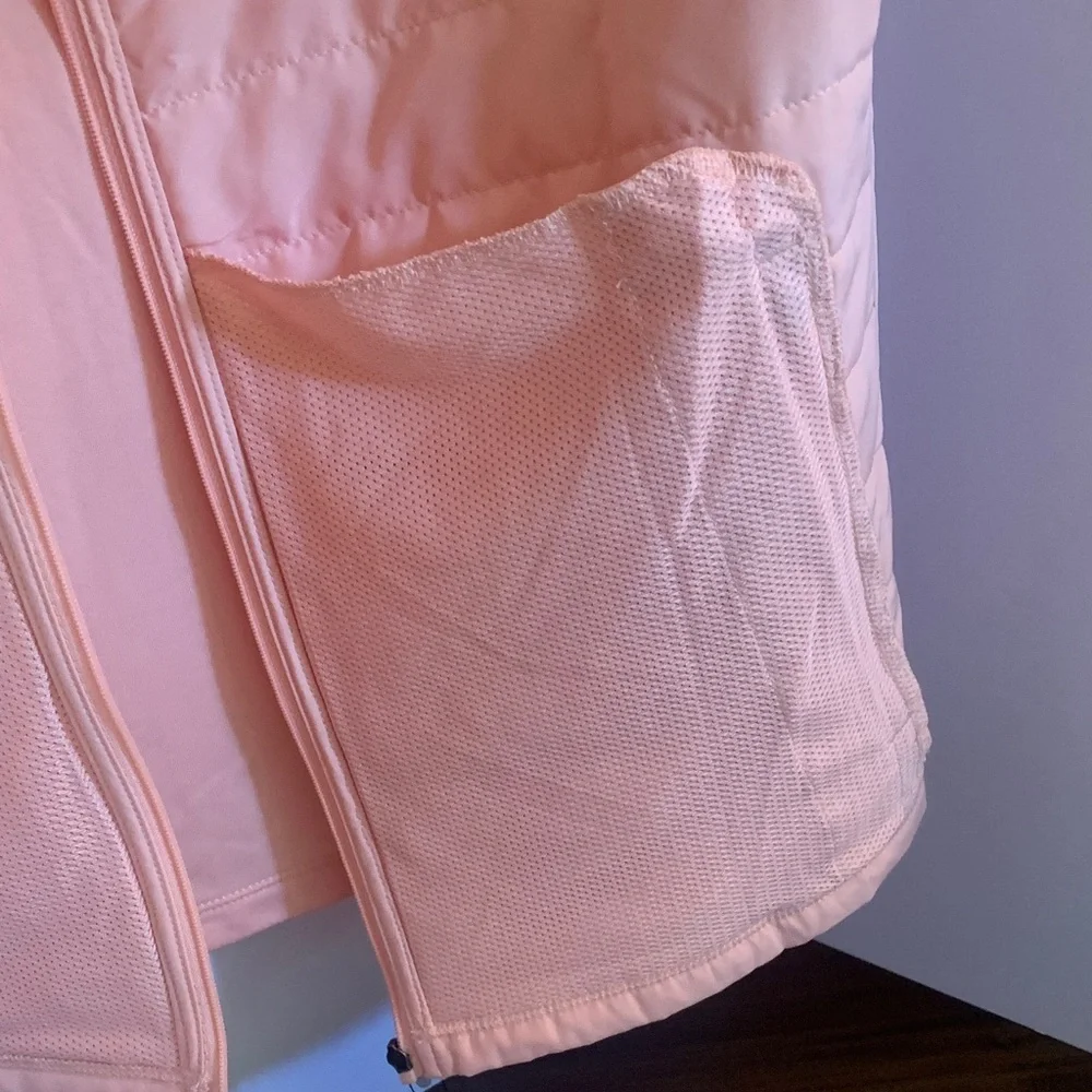 Nike Women's Light Peach Quilted Vest - Picture 10 of 11
